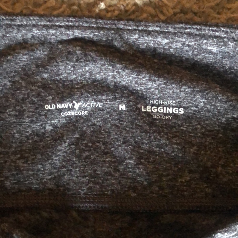 Gray Old Navy Active High Rise Leggings - Picture 3 of 3